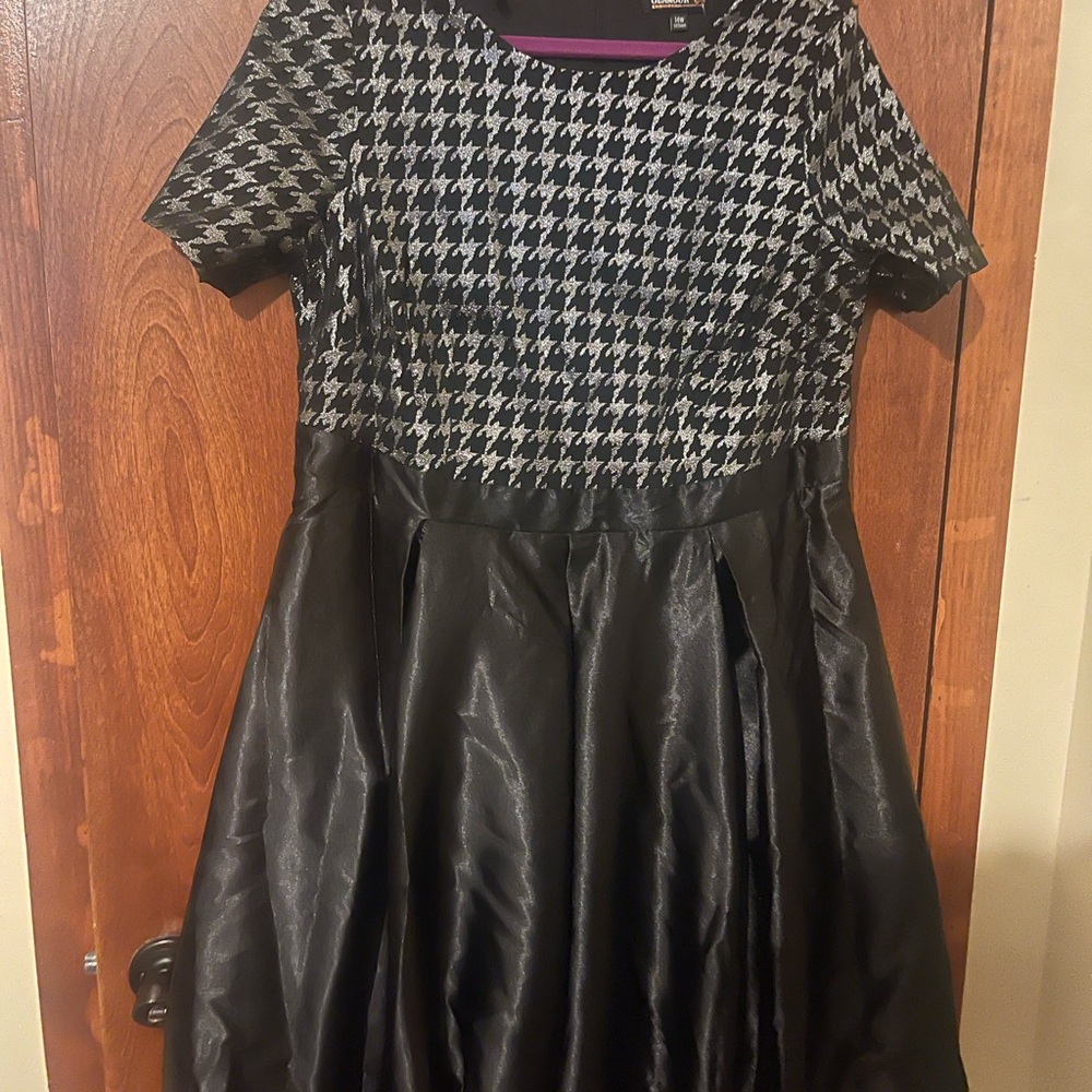 Glamour Black and White Houndstooth Dress